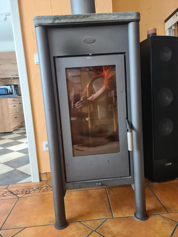 Geraeumiges Ferienhaus In Bad Salzuflen Mit Einfacher Ausstattung, Fuer Geschaeftsreisende, Gruppen Oder Familien Geeignet, 4 Schlafzimmer Extérieur photo