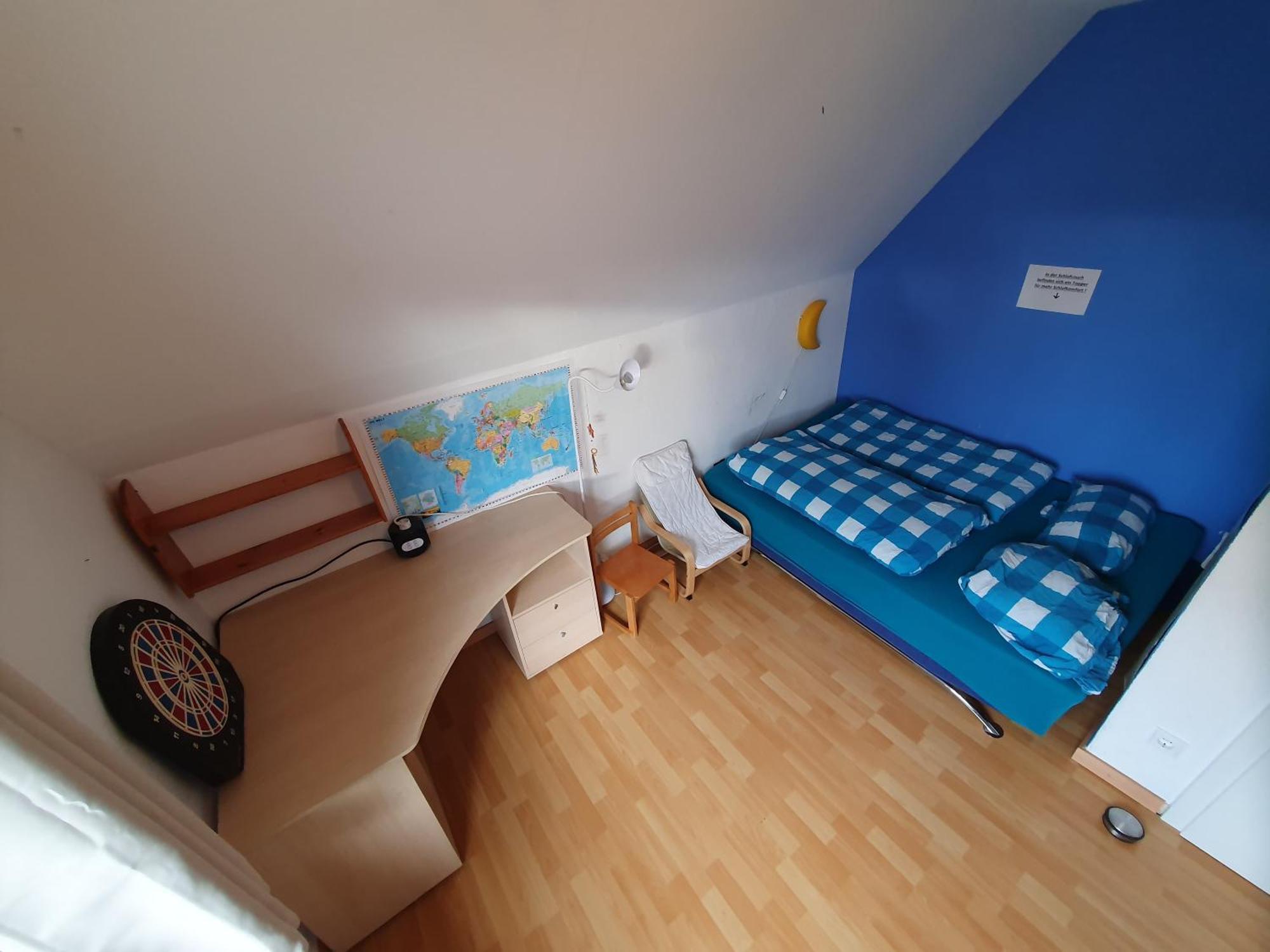 Geraeumiges Ferienhaus In Bad Salzuflen Mit Einfacher Ausstattung, Fuer Geschaeftsreisende, Gruppen Oder Familien Geeignet, 4 Schlafzimmer Extérieur photo
