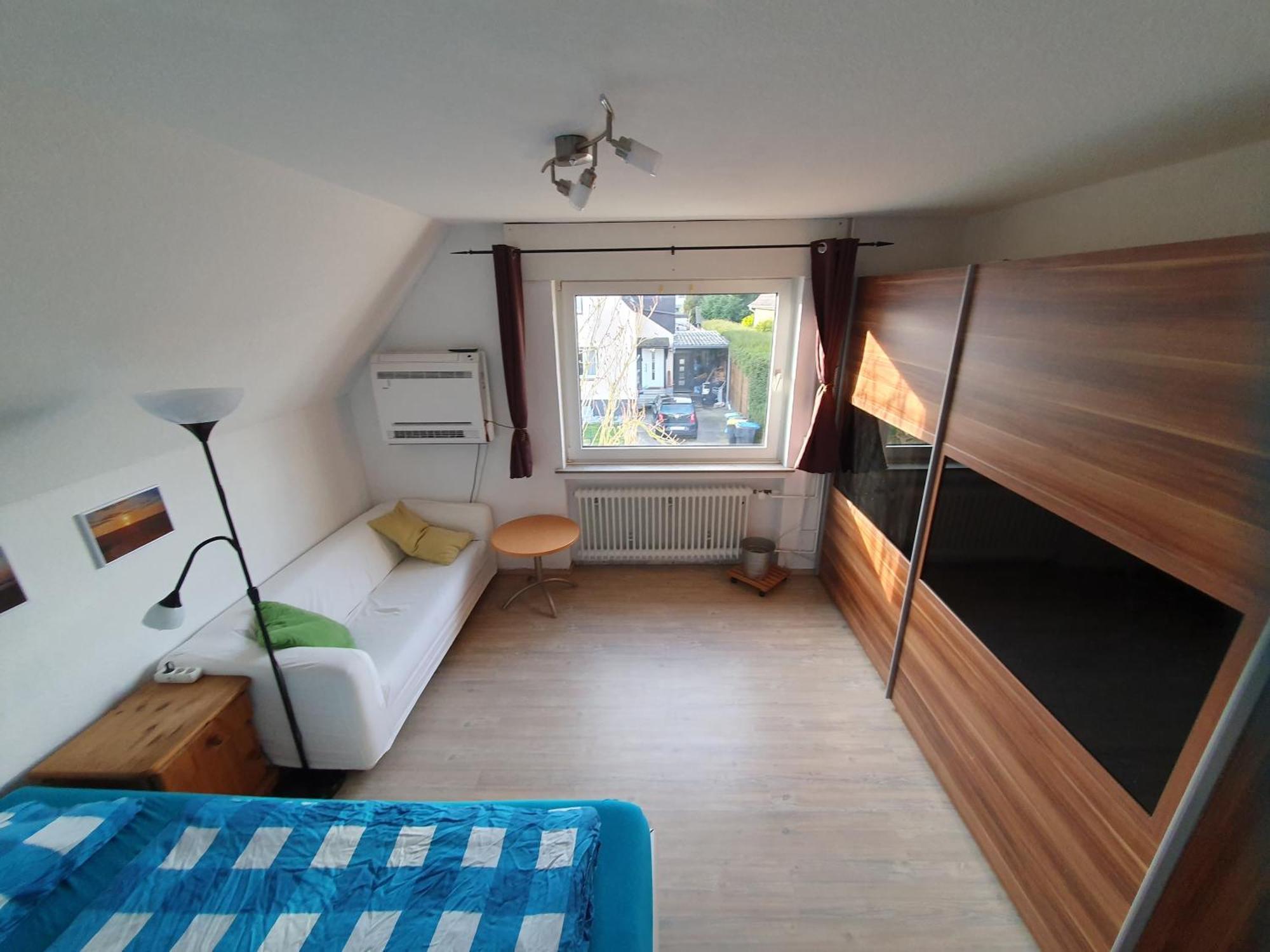 Geraeumiges Ferienhaus In Bad Salzuflen Mit Einfacher Ausstattung, Fuer Geschaeftsreisende, Gruppen Oder Familien Geeignet, 4 Schlafzimmer Extérieur photo