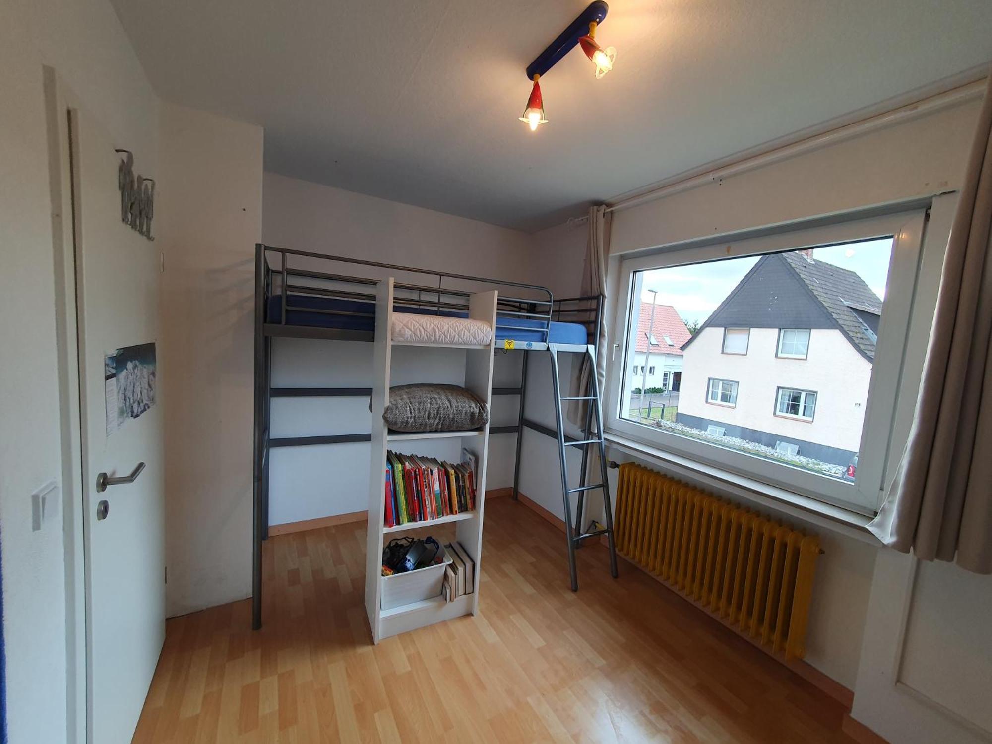 Geraeumiges Ferienhaus In Bad Salzuflen Mit Einfacher Ausstattung, Fuer Geschaeftsreisende, Gruppen Oder Familien Geeignet, 4 Schlafzimmer Extérieur photo
